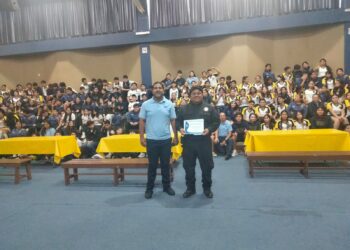 Guardia Estatal Cibernética imparte capacitación contra delitos cibernéticos en escuela de Tampico