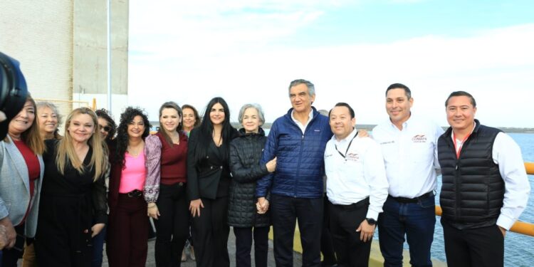 Dialoga Américo con representantes de la CILA y usuarios de la Presa Falcón