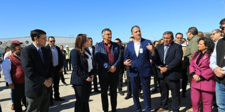 Evalúa gobernador seguridad en Nuevo Laredo y constata atención a repatriados