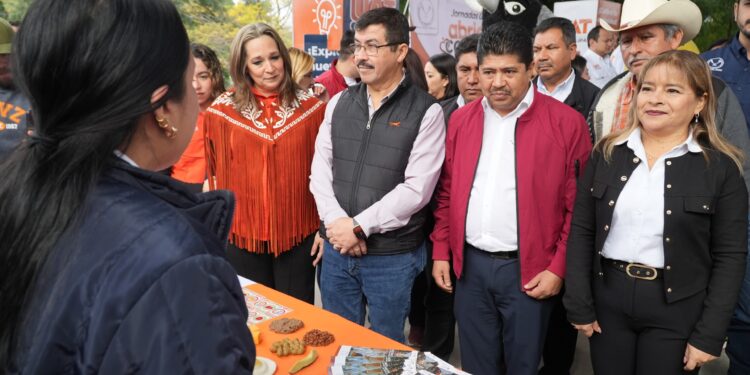 Rector de la UAT inaugura las jornadas “Abrigando Corazones”
