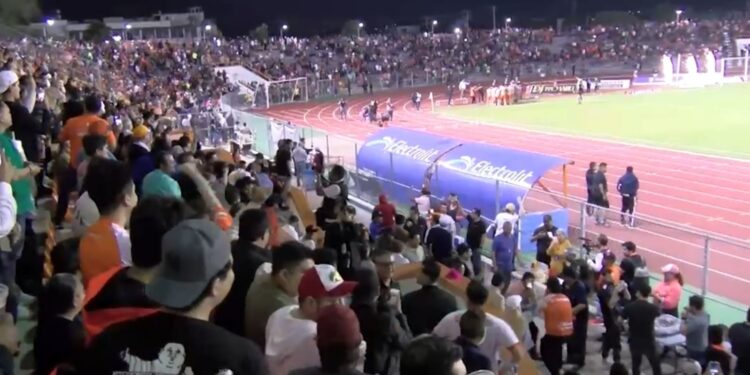 Afición del Corre Uat la mejor de México