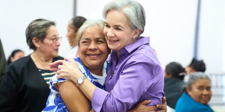 Entregan DIF Tamaulipas y Hearing Aids for Latin America 200 aparatos auditivos