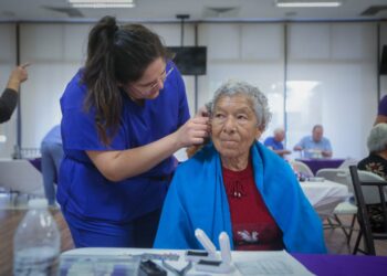 Entregan DIF Tamaulipas y Hearing Aids for Latin America 200 aparatos auditivos