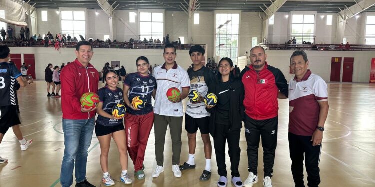 Entrega INDE Tamaulipas material deportivo a preselecciones