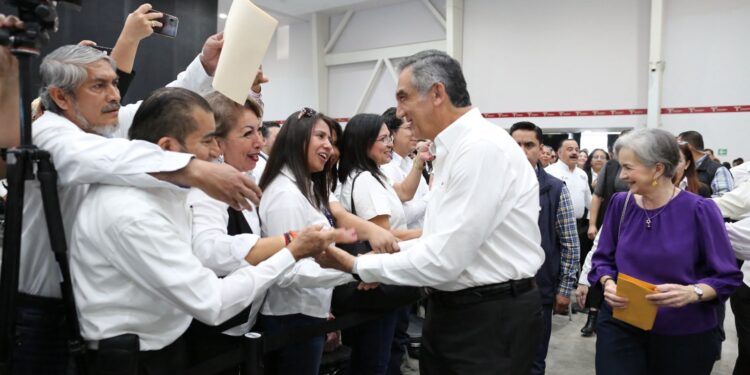 Entrega Américo Premio Estatal de Antigüedad en el Servicio Público 2024