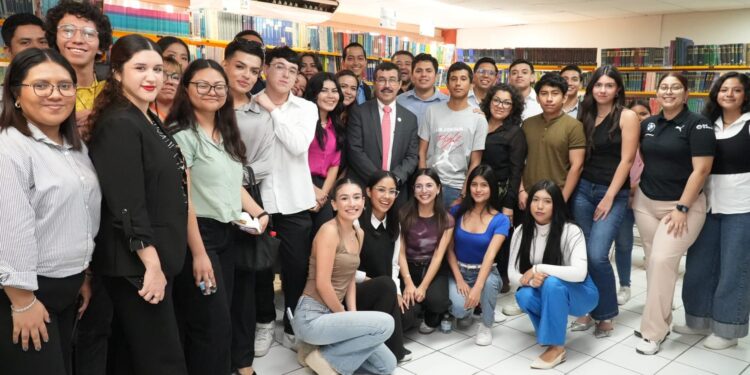 Rector de la UAT inaugura obras y fortalece infraestructura en la Facultad de Derecho Victoria