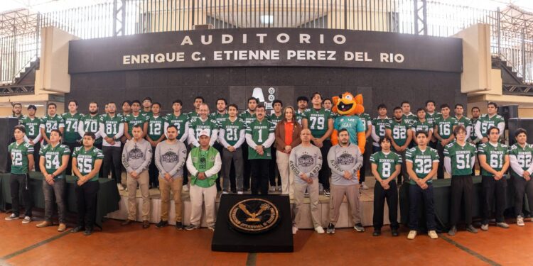 Rector de la UAT y universitarios conviven en jornada estudiantil