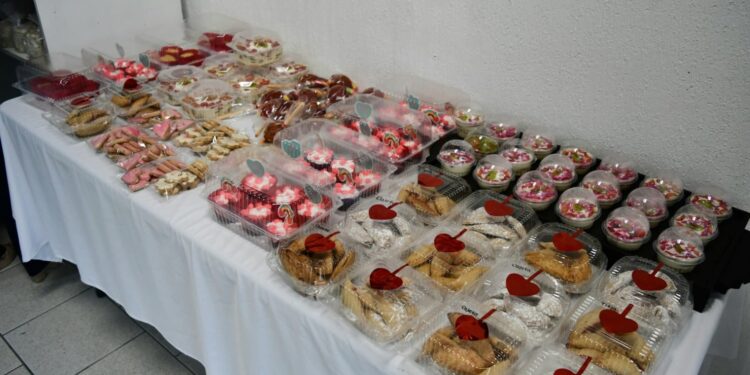 Promueve SSPT venta de artesanías y postres de San Valentín hechos en CEDES