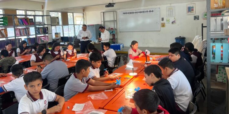 Celebraron escuelas el Día Internacional de la Mujer y la Niña en la Ciencia