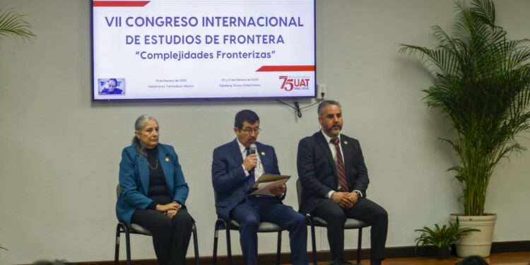 Rector de la UAT inaugura congreso especializado en estudios de frontera