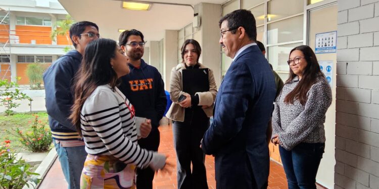 Rector de la UAT sostiene encuentro con estudiantes de la UAM Matamoros
