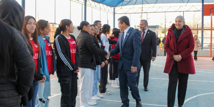 Rector de la UAT sostiene encuentro con estudiantes de la UAM Matamoros