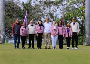 Premia gobernador Américo Villarreal a ganadores de Torneo de Golf DIF Tampico 2025