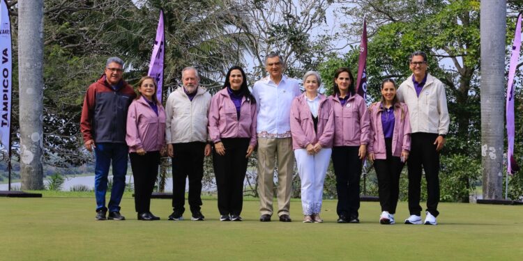 Premia gobernador Américo Villarreal a ganadores de Torneo de Golf DIF Tampico 2025