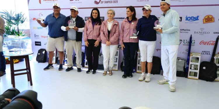 Premia gobernador Américo Villarreal a ganadores de Torneo de Golf DIF Tampico 2025