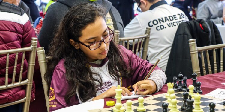 Todo un éxito estatales de atletismo y ajedrez convocados por el INDE