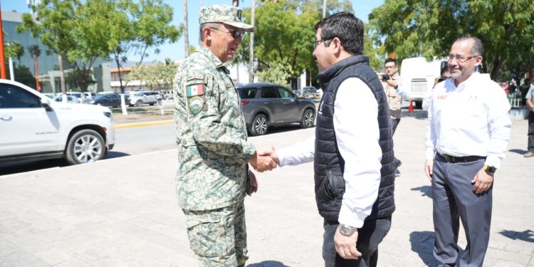 El Gral. Enrique García Jaramillo da conferencia en la UAT sobre seguridad nacional