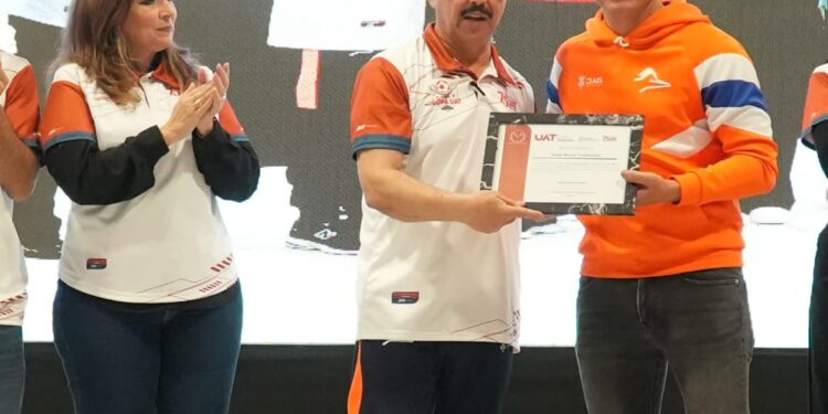 El rector Dámaso Anaya y Omar Bravo presiden apertura de la Copa UAT 2025