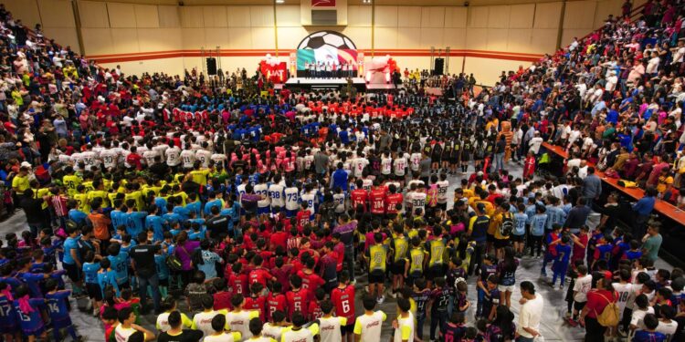 El rector Dámaso Anaya y Omar Bravo presiden apertura de la Copa UAT 2025