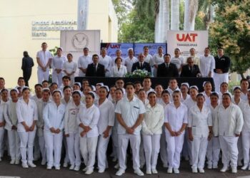 Celebra la UAT logros académicos de egresados de enfermería en la UAM Mante