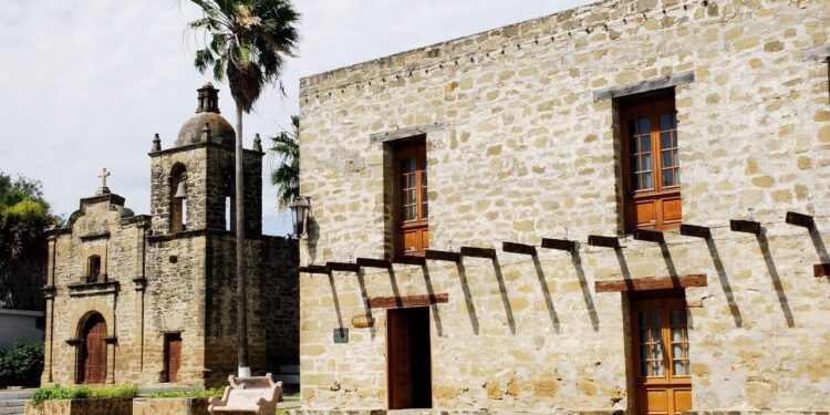 Llega al Pueblo Mágico de Mier «Rutas Mágicas de Color»: Benjamín Hernández