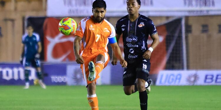 Triunfa Correcaminos de visita ante Alebrijes