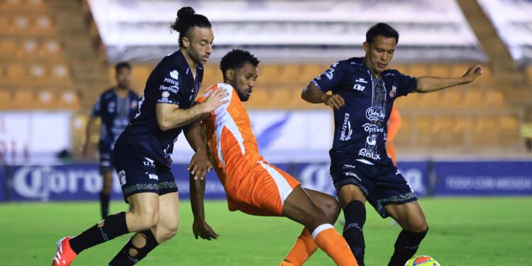 Triunfa Correcaminos de visita ante Alebrijes