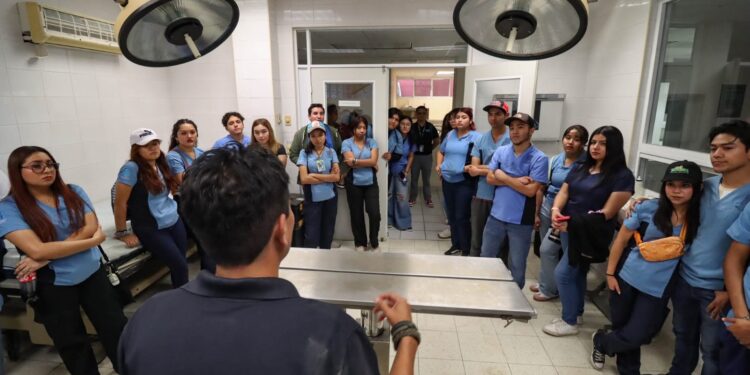 Refuerzan estudiantes conocimientos sobre la fauna en el Zoológico Tamatán