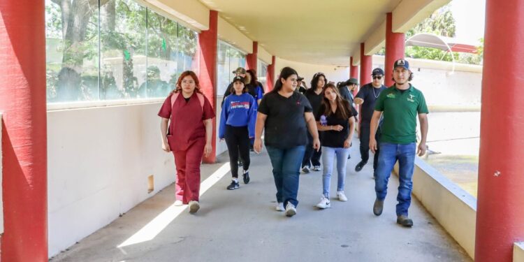 Refuerzan estudiantes conocimientos sobre la fauna en el Zoológico Tamatán