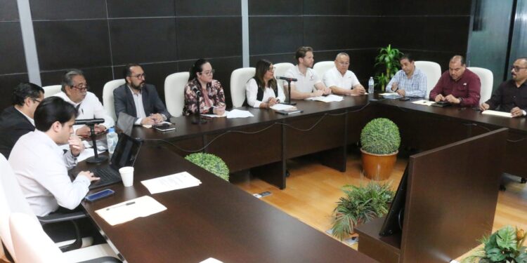 Evalúan proyecto para modernizar manejo de basura en Victoria