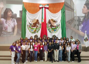 Alumnas de la UAT visitan las instalaciones del Congreso del Estado