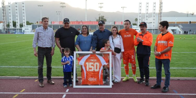 CORRECAMINOS TRIUNFA EN CASA