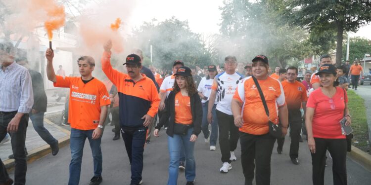 CORRECAMINOS TRIUNFA EN CASA