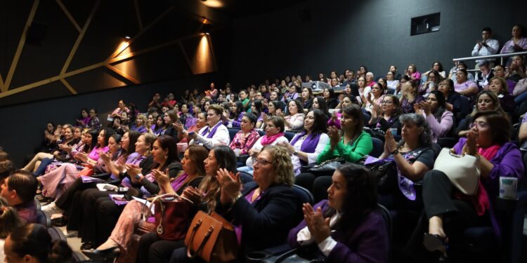 Realiza SGG conferencia «El reto de las mujeres en el ámbito público»
