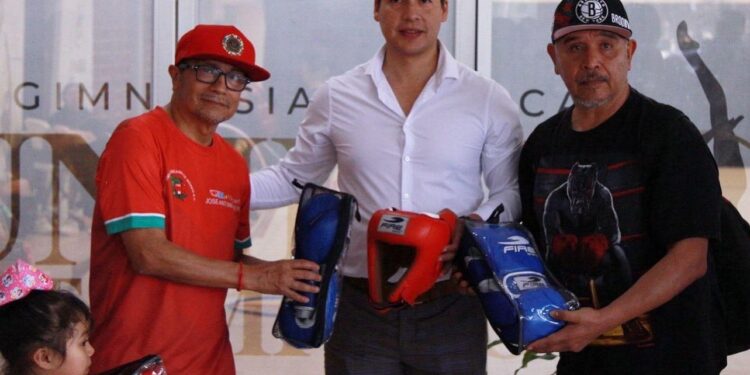 Entrega INDE Tamaulipas material deportivo a atletas y entrenadores de Tampico