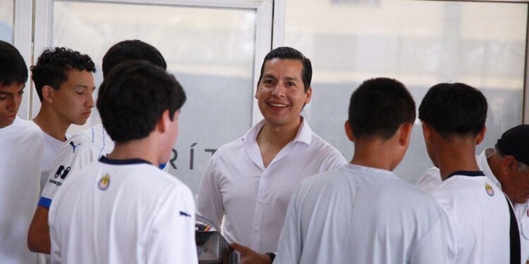 Entrega INDE Tamaulipas material deportivo a atletas y entrenadores de Tampico