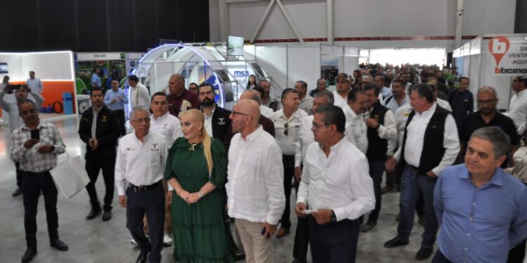 Inaugura secretario de Recursos Hidráulicos Expo del Tercer Foro Estatal del Agua 2025
