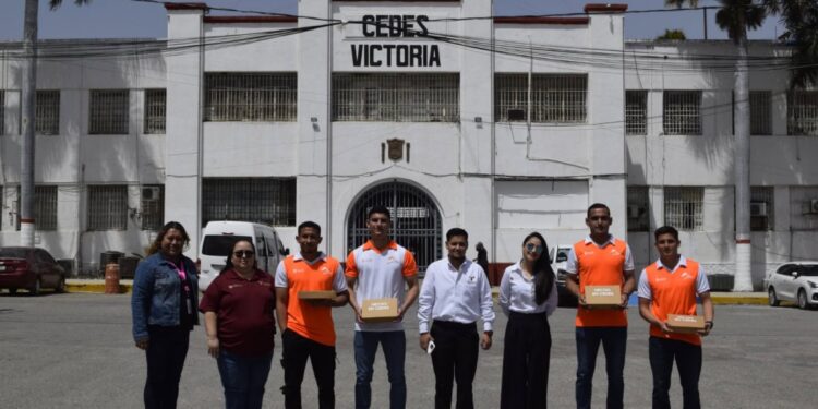 El club de futbol Correcaminos contribuye en actividades deportivas del CEDES Victoria