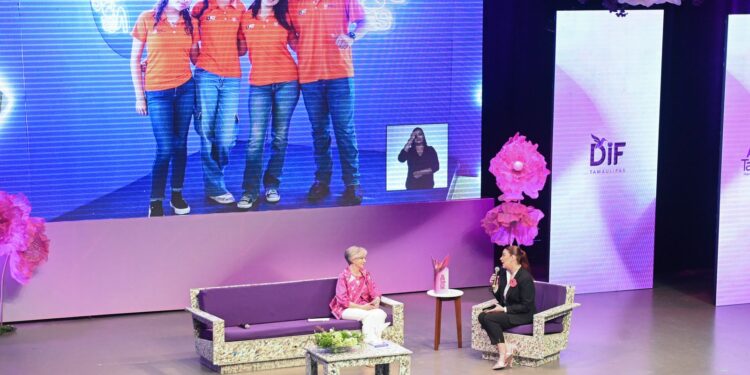 Presenta María de Villarreal su segundo informe de actividades al frente del DIF Tamaulipas