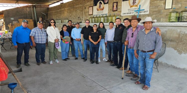 Promueven mezcal tamaulipeco en Puebla