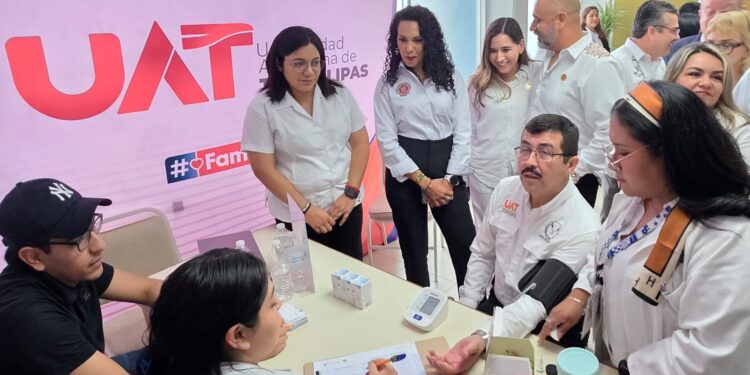 La UAT y el Congreso Itinerante realizan brigada médica universitaria en Nuevo Laredo