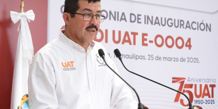 Entrega rector Dámaso Anaya moderna guardería CENDI UAT-IMSS