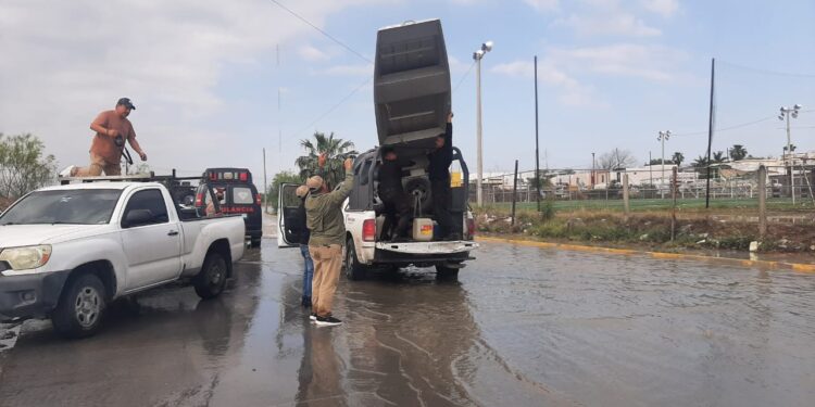 Recorre Guardia Estatal sectores afectados por inundaciones en Reynosa y realiza labores de rescate