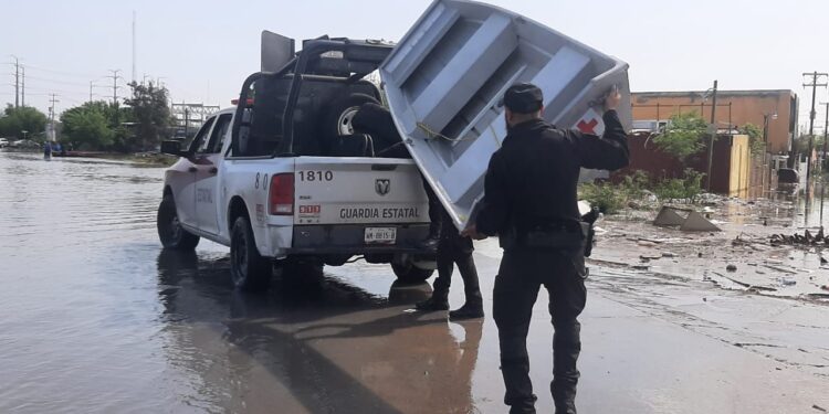 Recorre Guardia Estatal sectores afectados por inundaciones en Reynosa y realiza labores de rescate