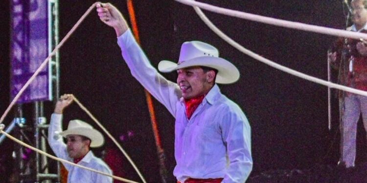 Cautiva Tamaulipas en la Feria Nayarit 2025