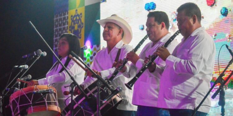 Cautiva Tamaulipas en la Feria Nayarit 2025