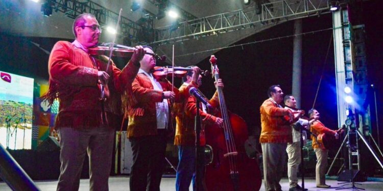 Cautiva Tamaulipas en la Feria Nayarit 2025