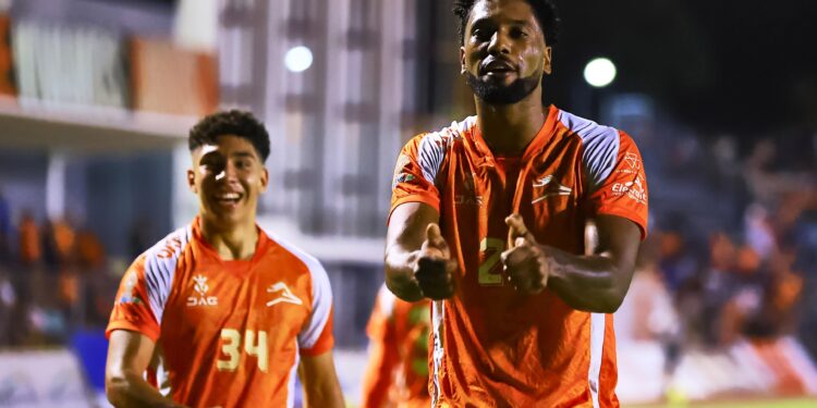 Correcaminos vence 2-0 al líder Atlante