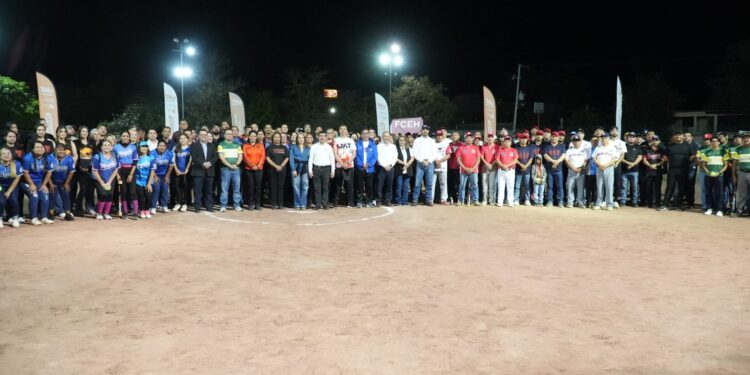 Rector de la UAT inaugura torneos deportivos para docentes y empleados universitarios