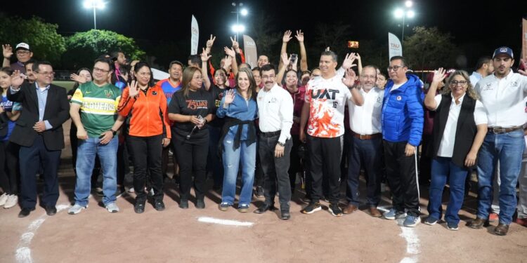 Rector de la UAT inaugura torneos deportivos para docentes y empleados universitarios